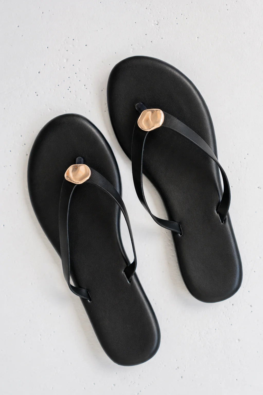 Kellen Thong Sandal in Black