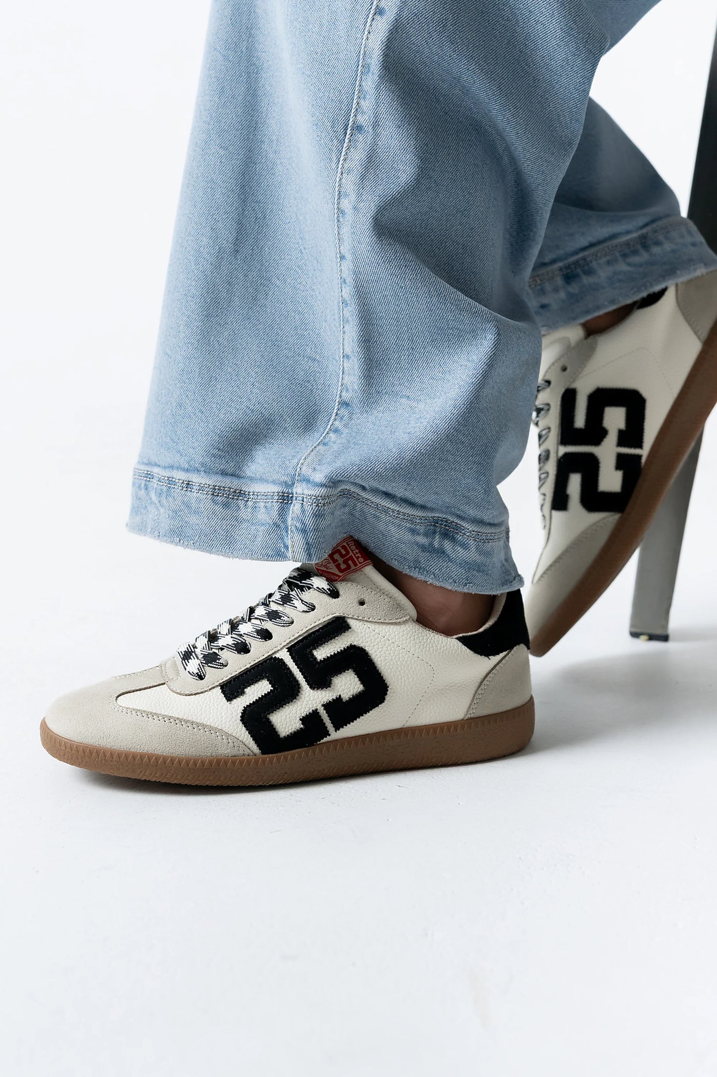 Kelly Retro Sneakers in White