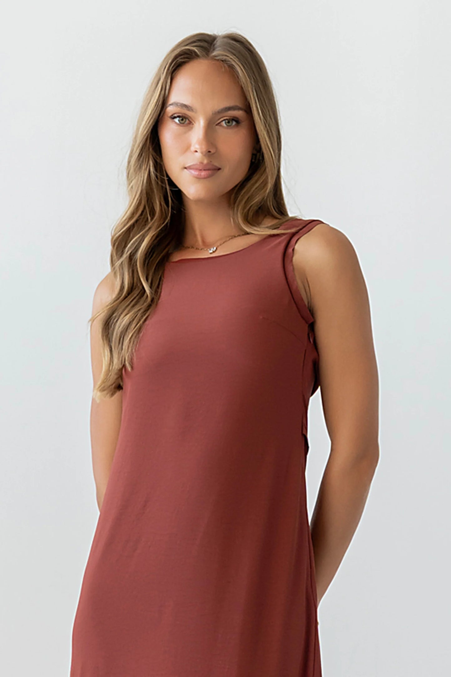Marlon Maxi Dress in Red-Brown