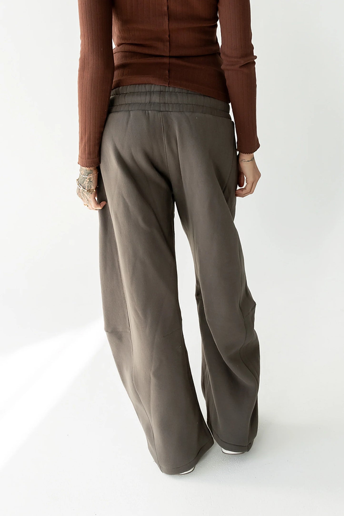 Maribel Barrel Sweatpants in Charcoal