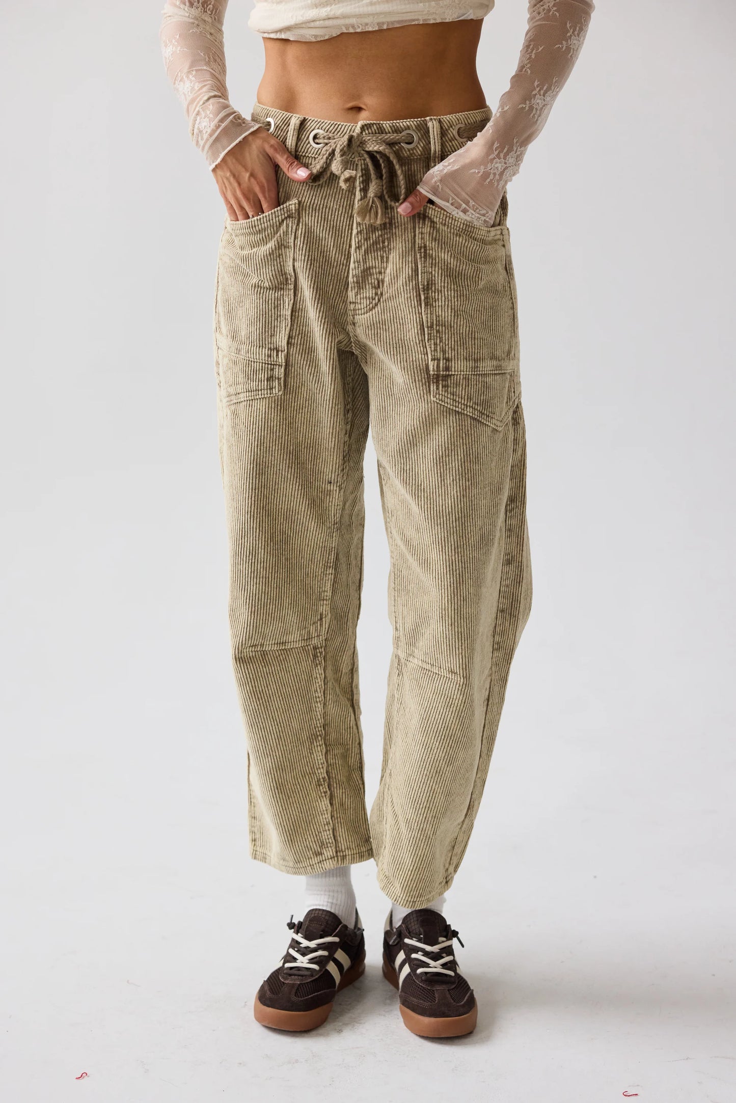 Dana Corduroy Barrel Pants in Olive