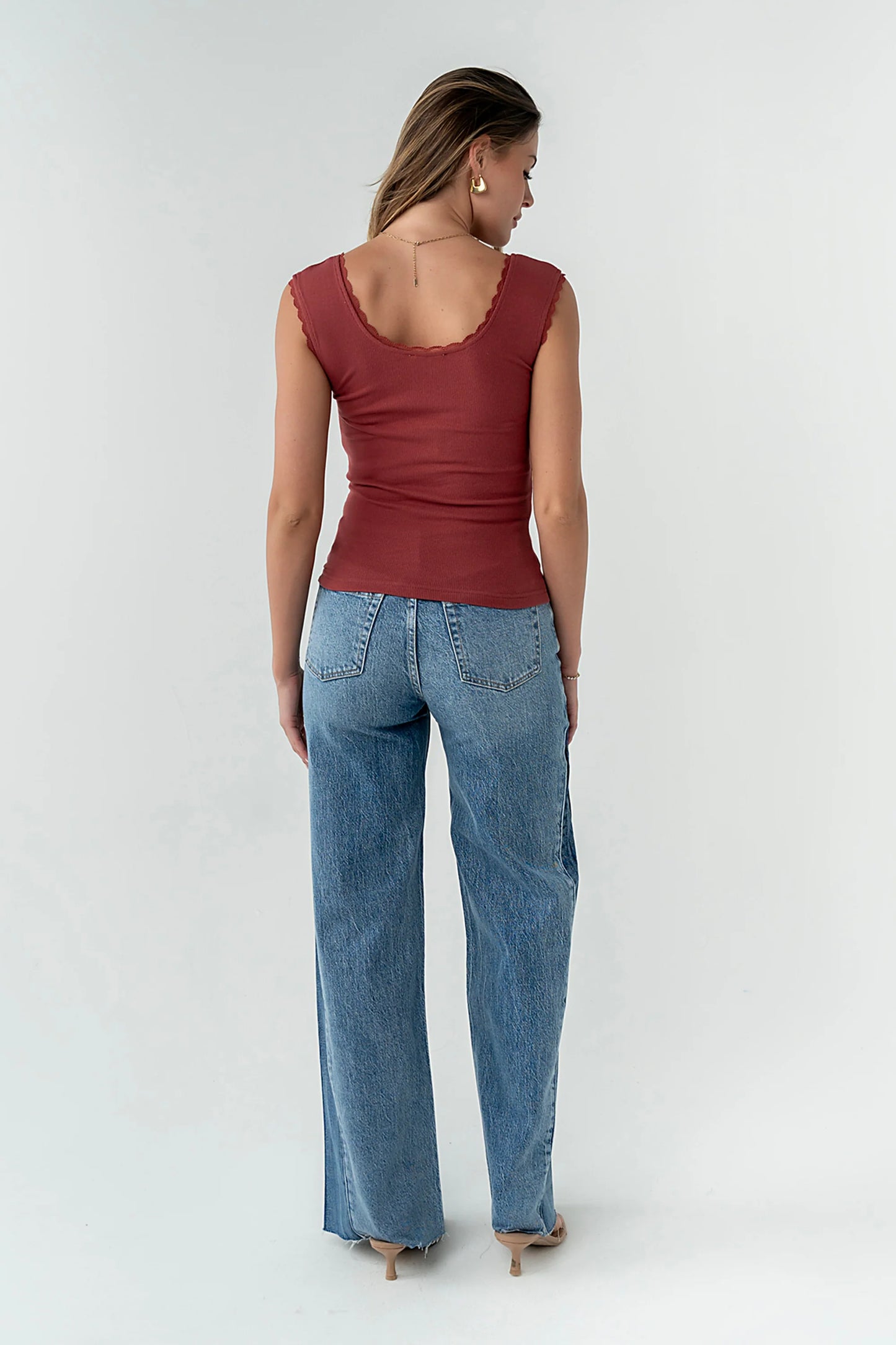 Sawyer Lace Trim Tank Top in Berry