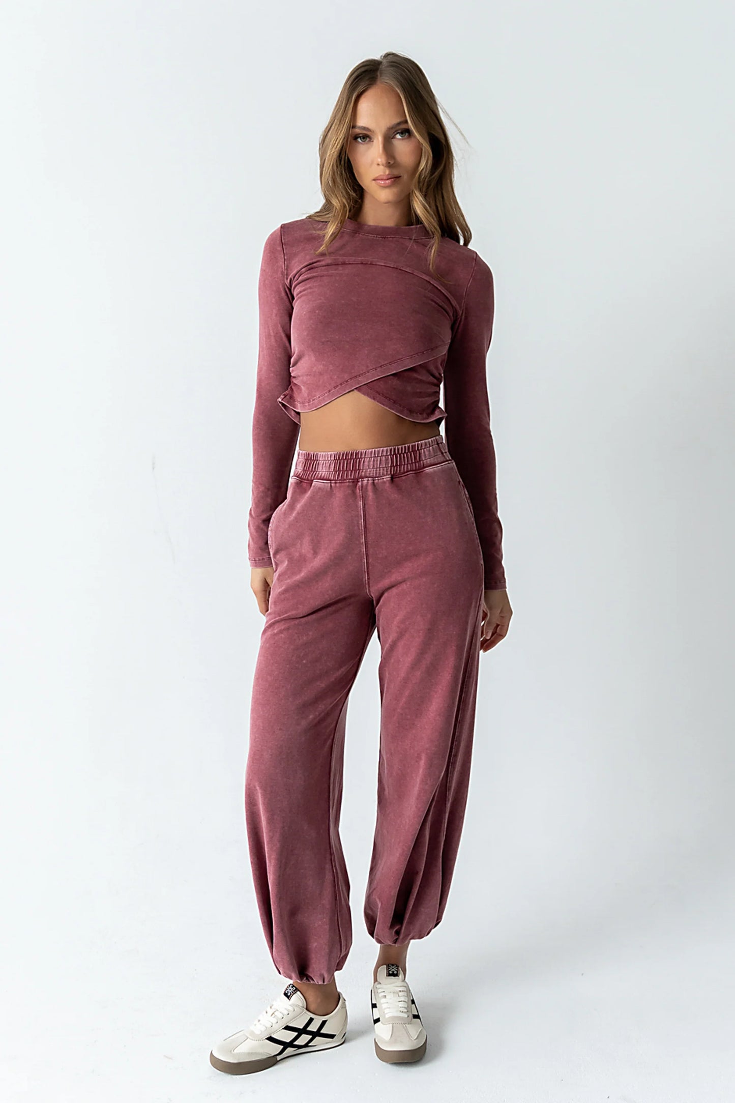 Kassie Joggers in Berry