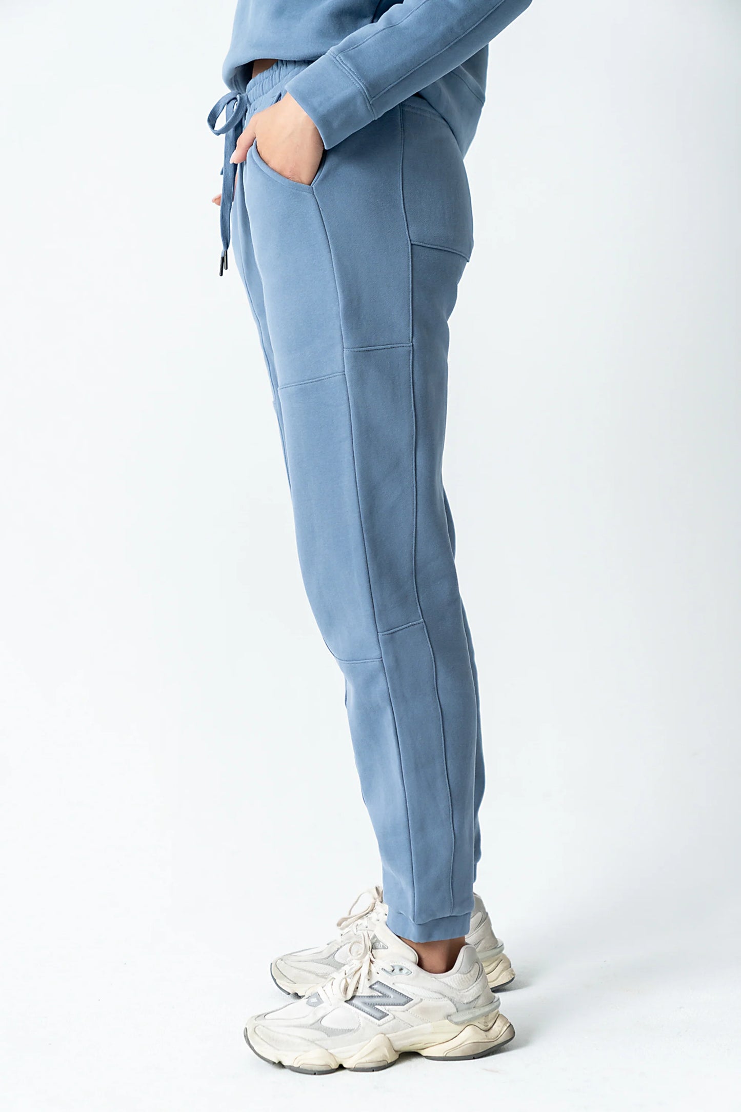 Patricia Barrel Sweatpants in Blue