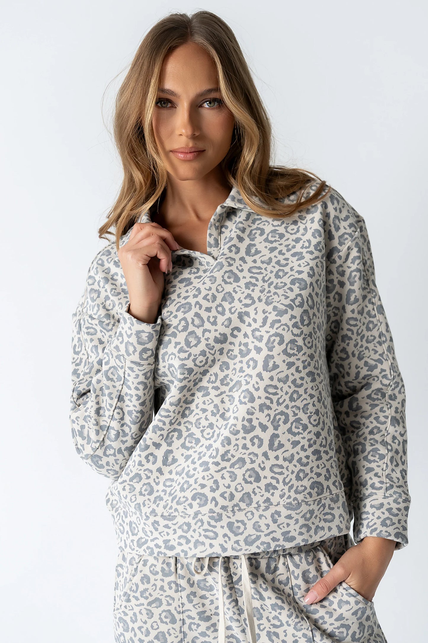 Patricia Collared Sweatshirt in Leopard