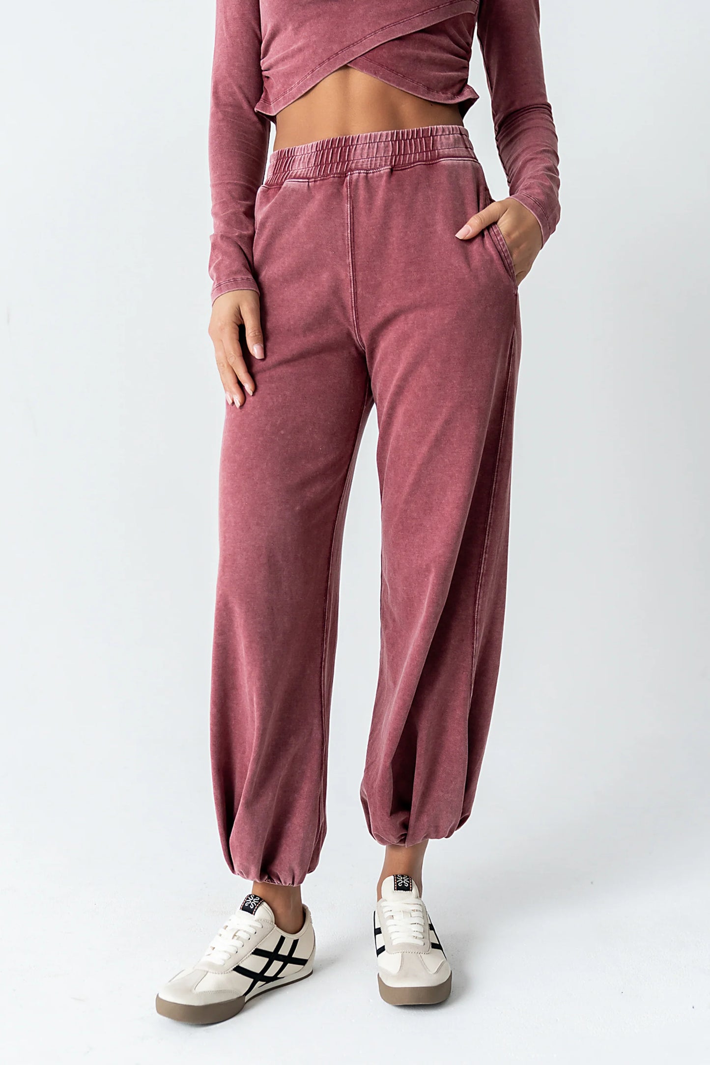 Kassie Joggers in Berry