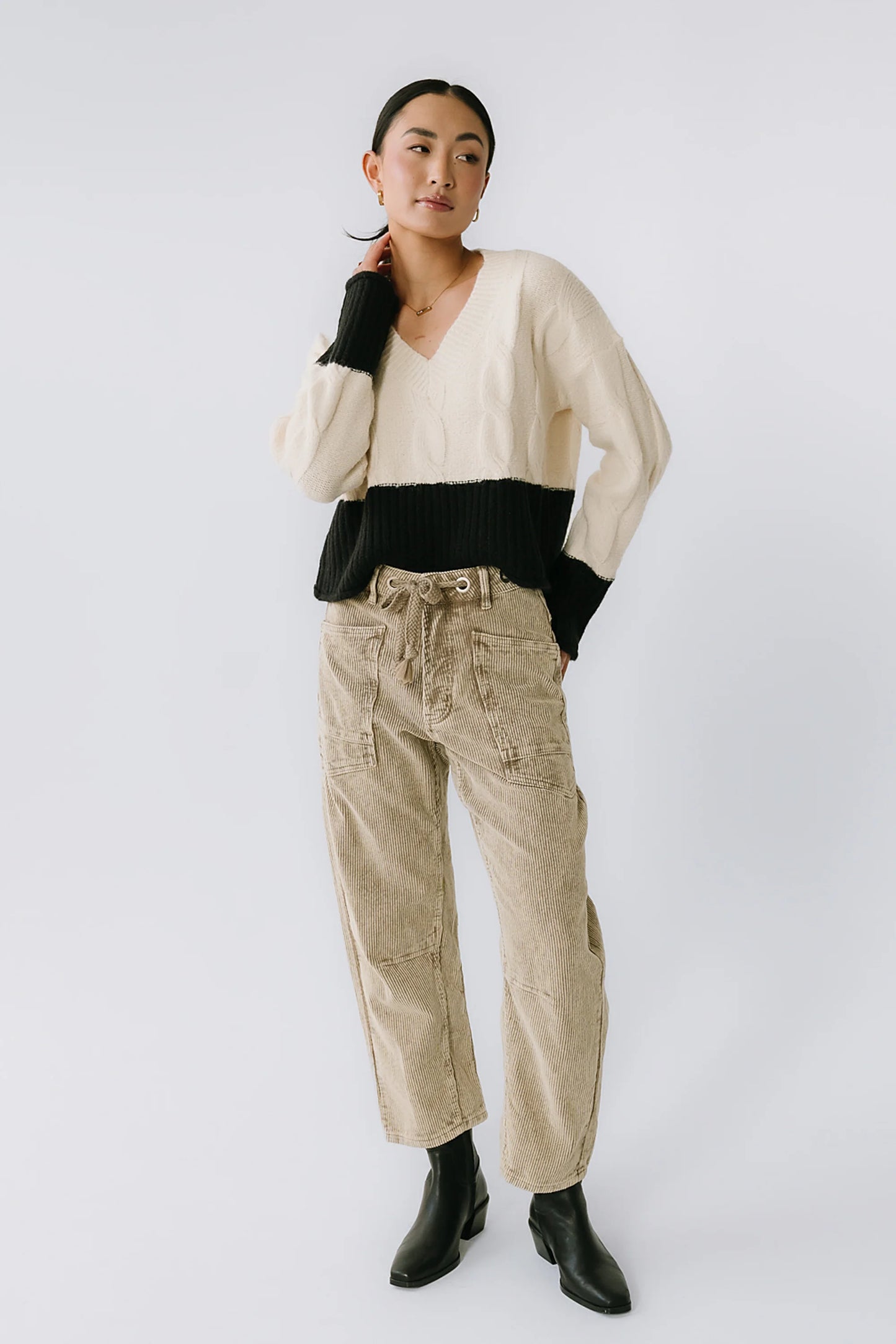 Dana Corduroy Barrel Pants in Olive