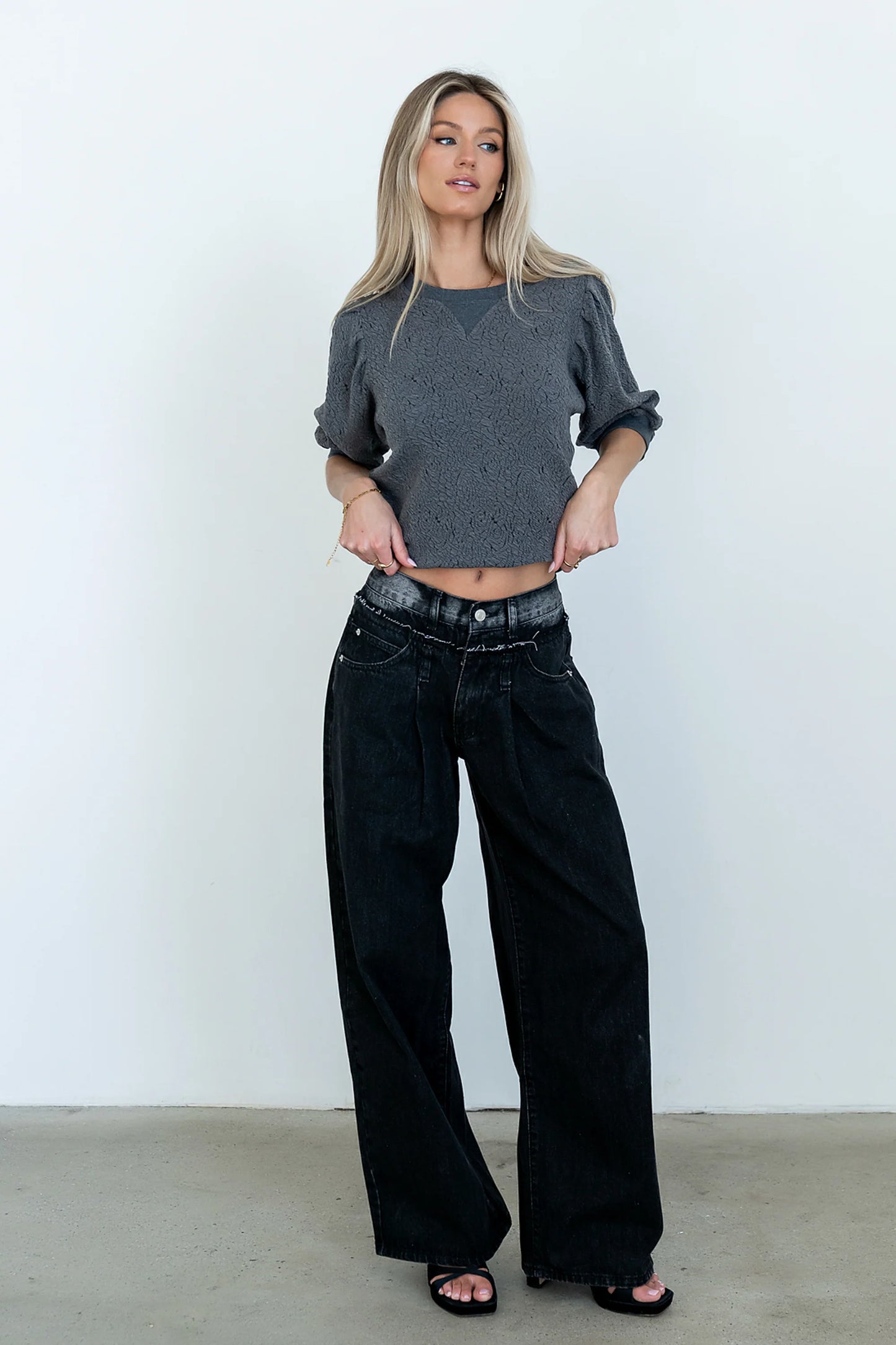 Marrel Textured Top in Charcoal