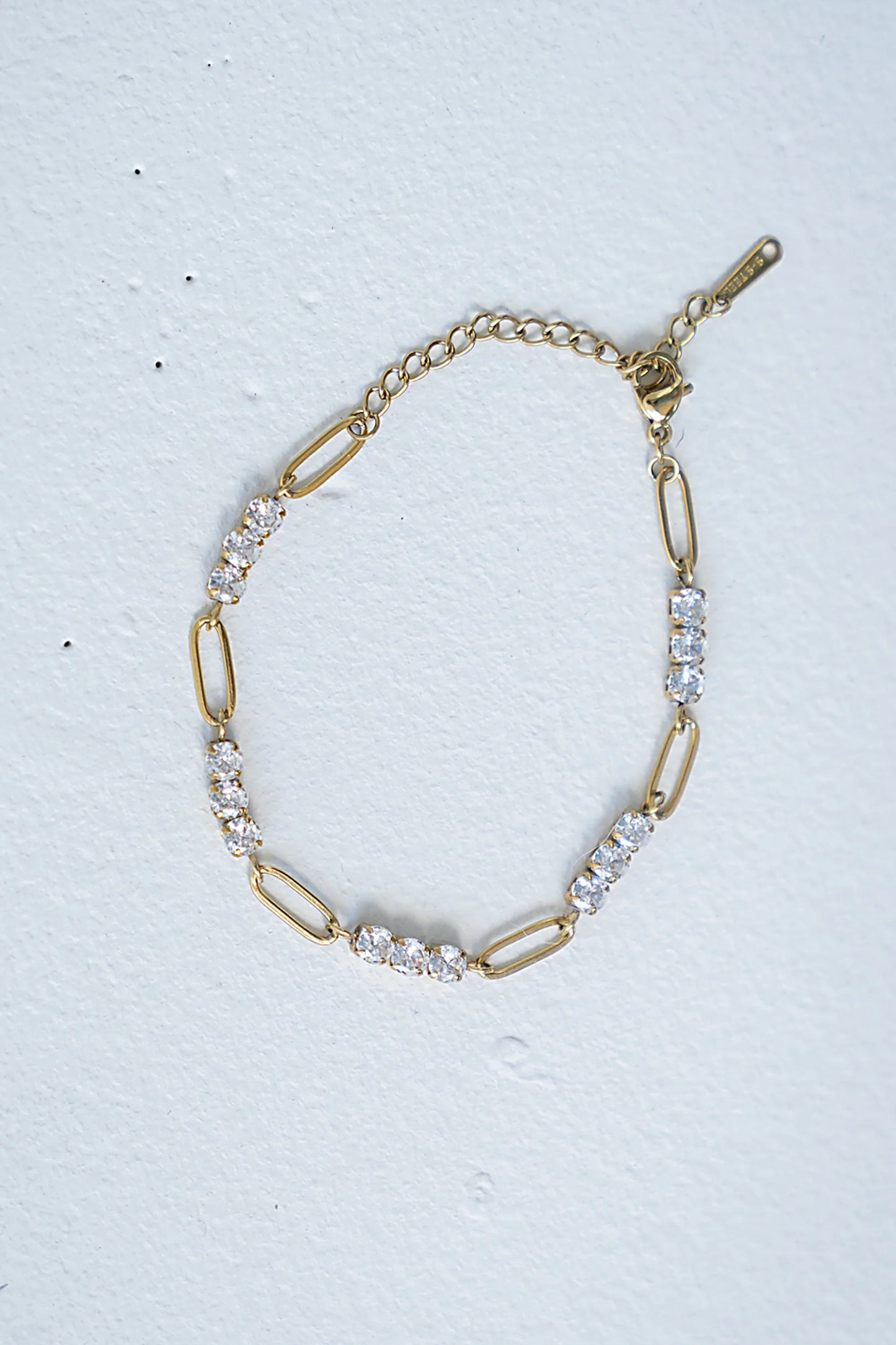 Casey Chain Bracelet in Gold
