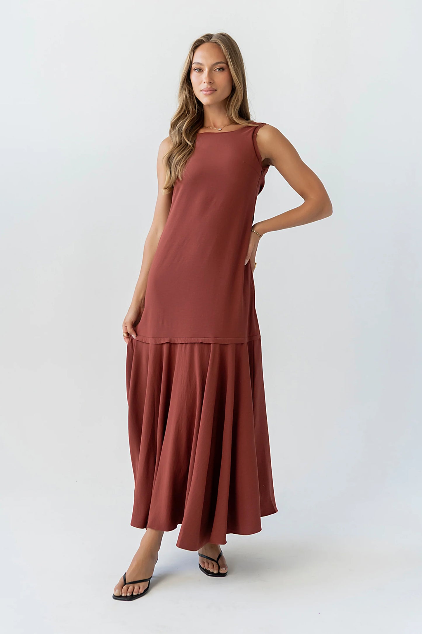 Marlon Maxi Dress in Red-Brown