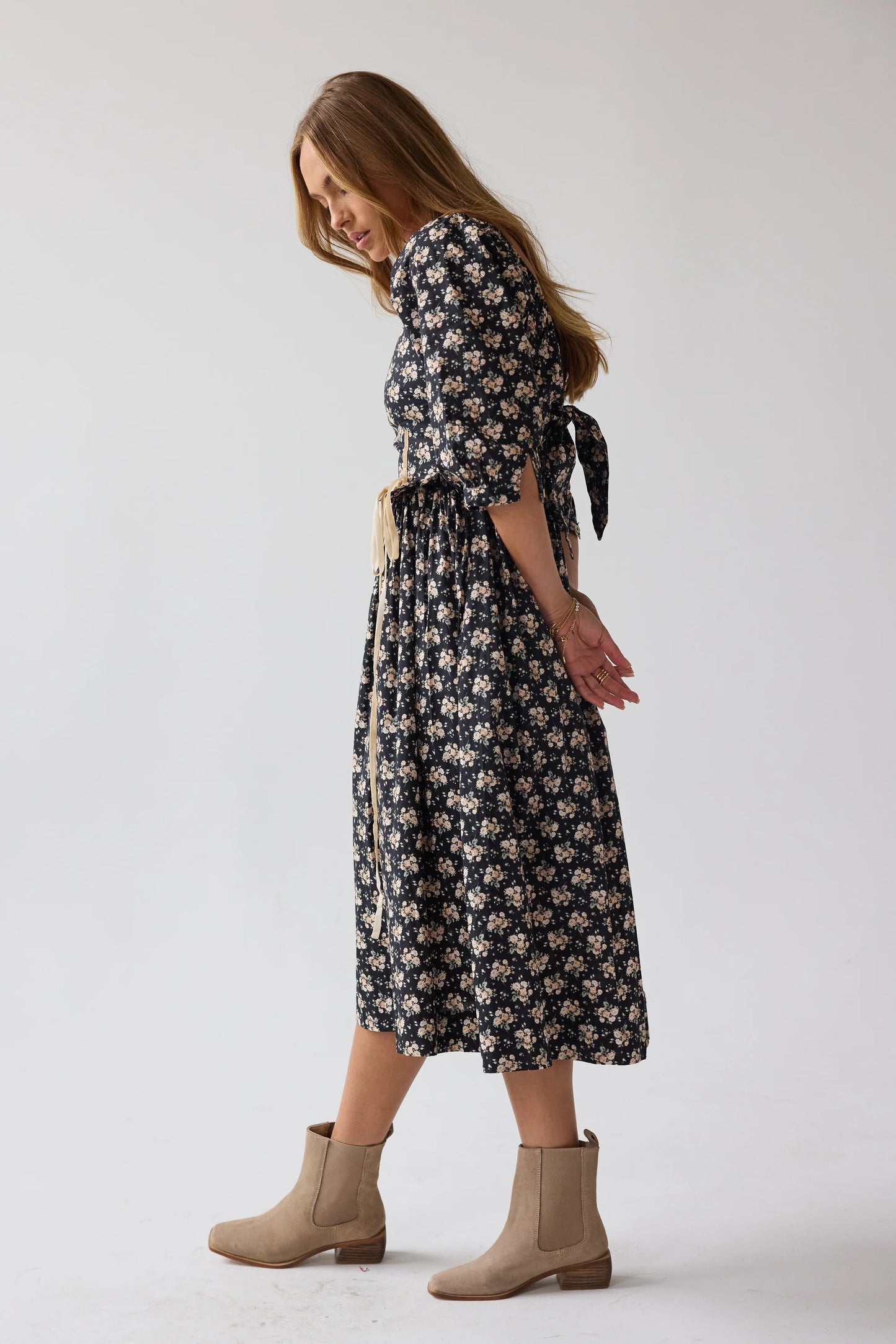 Gloria Floral Midi Dress in Black