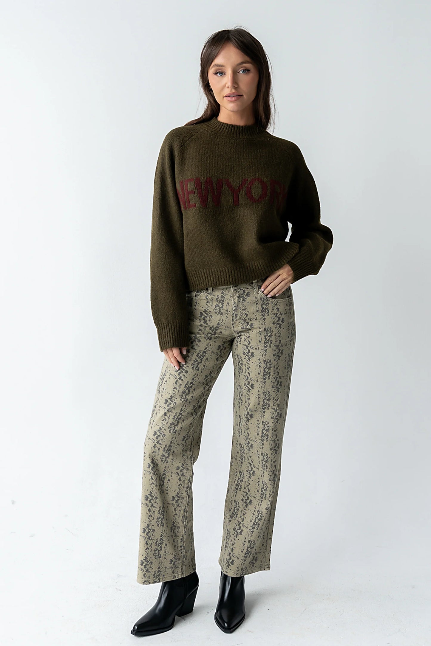 Suzie Graphic Sweater in Olive