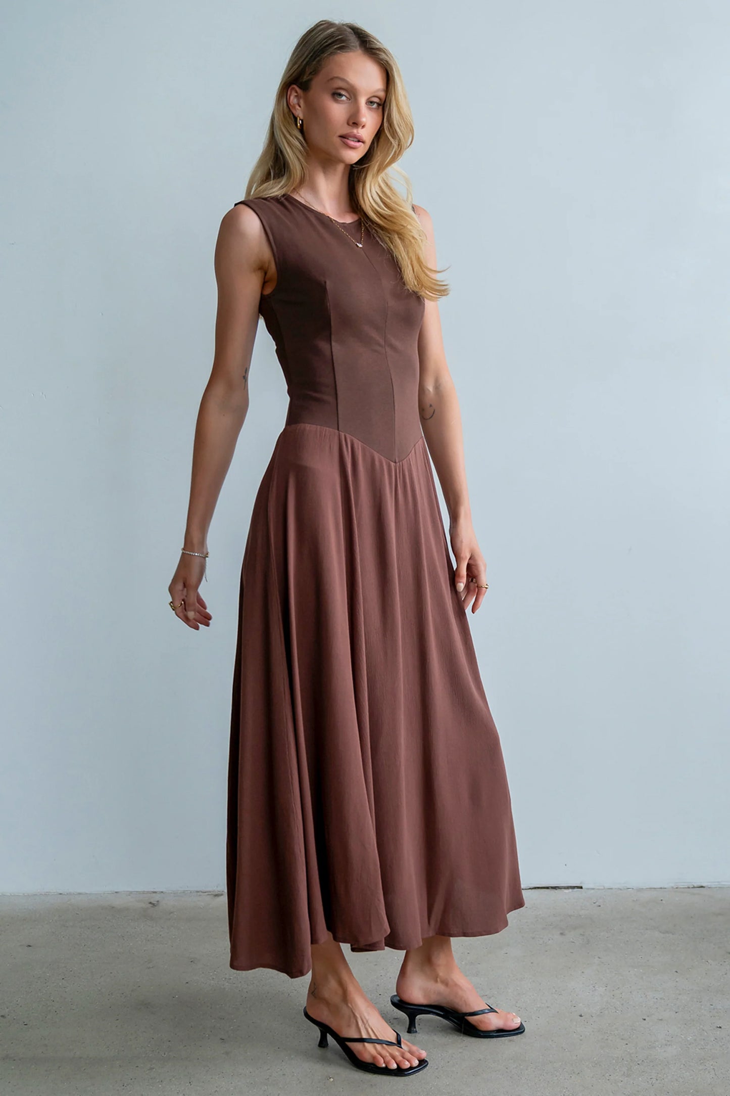 Charles Maxi Dress in Red-Brown