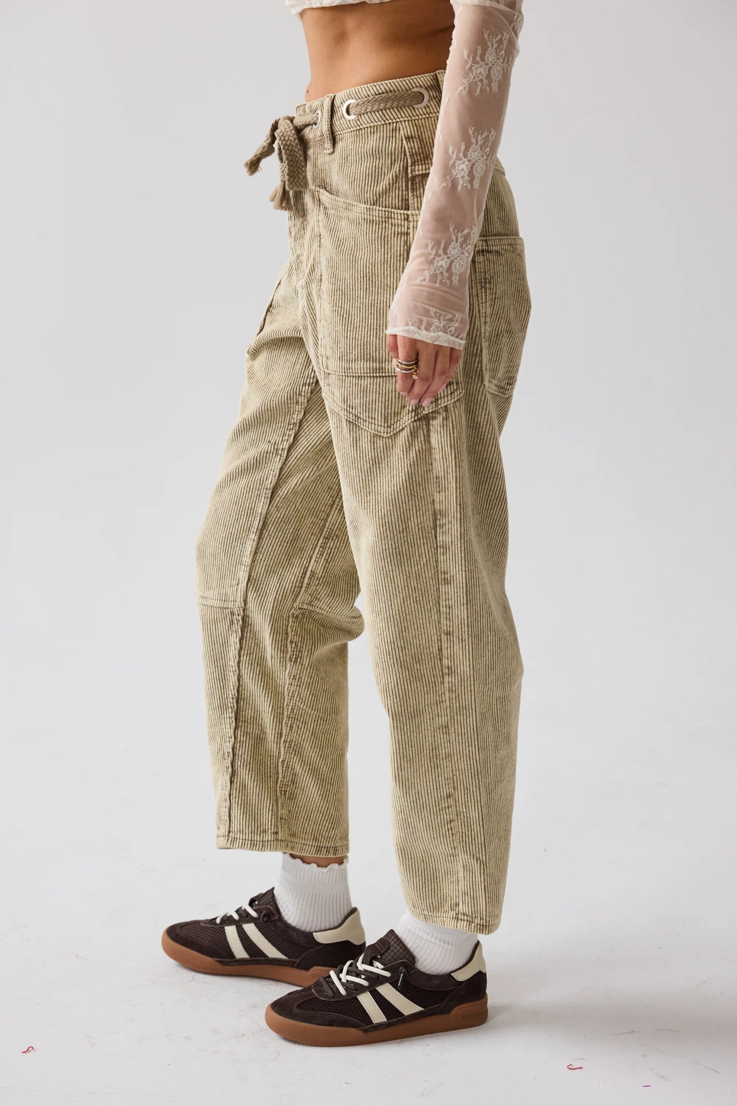 Dana Corduroy Barrel Pants in Olive